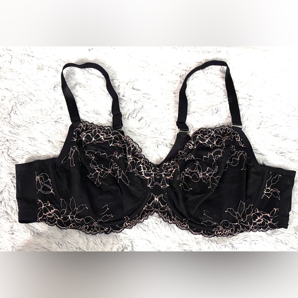 Chic Black Lace Bra with Pink Accents